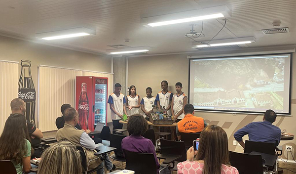 Projeto de robótica de alunos de Duque de Caxias é destaque na Coca-cola