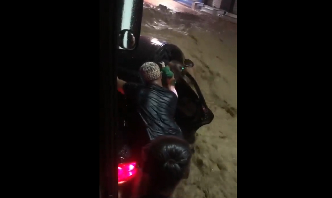 Alerj aprova Medalha Tiradentes para jovem que resgatou família de enxurrada em Nova Iguaçu