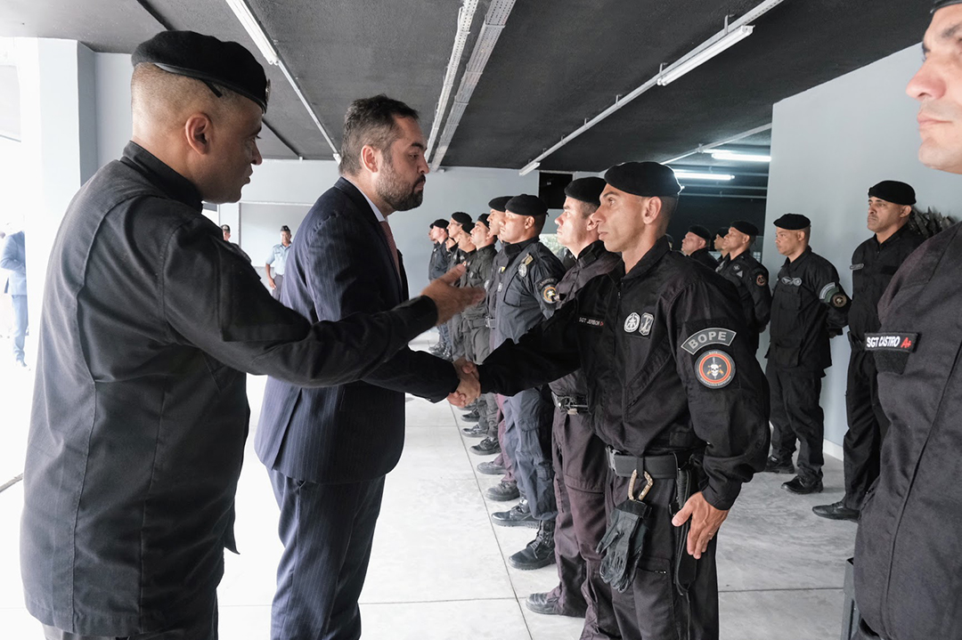 Foto: Banco de Imagens Governador Cláudio Castro presta homenagem à policiais do Bope