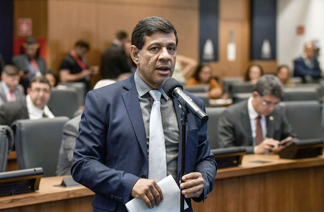 Deputado quer fechar cerco contra roubo e furto de celulares