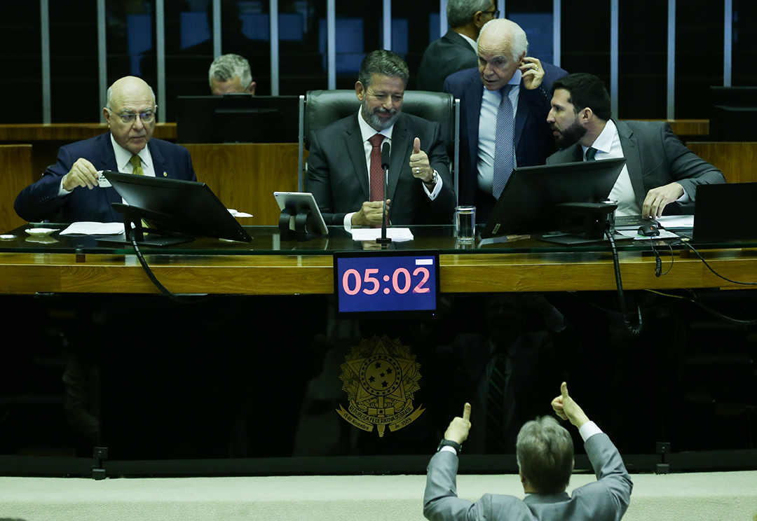 Foto: Banco de Imagens Câmara aprova PEC que perdoa multas e cotas raciais de partidos