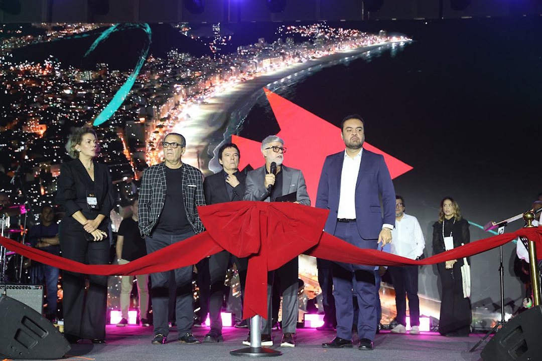 Cláudio Castro abre a maior feira cristã da América Latina