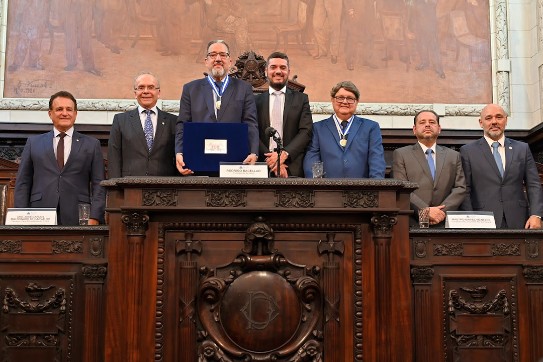 Foto: Banco de Imagens Alerj homenageia desembargador José Carlos Maldonado e maestro Israel Menezes