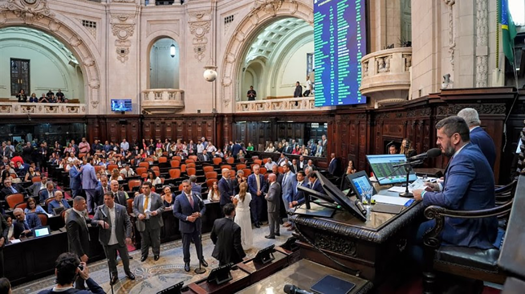 Foto: Thiago Lontra e Octacílio Barbosa/Alerj Alerj aprova redação final do orçamento estadual de 2025