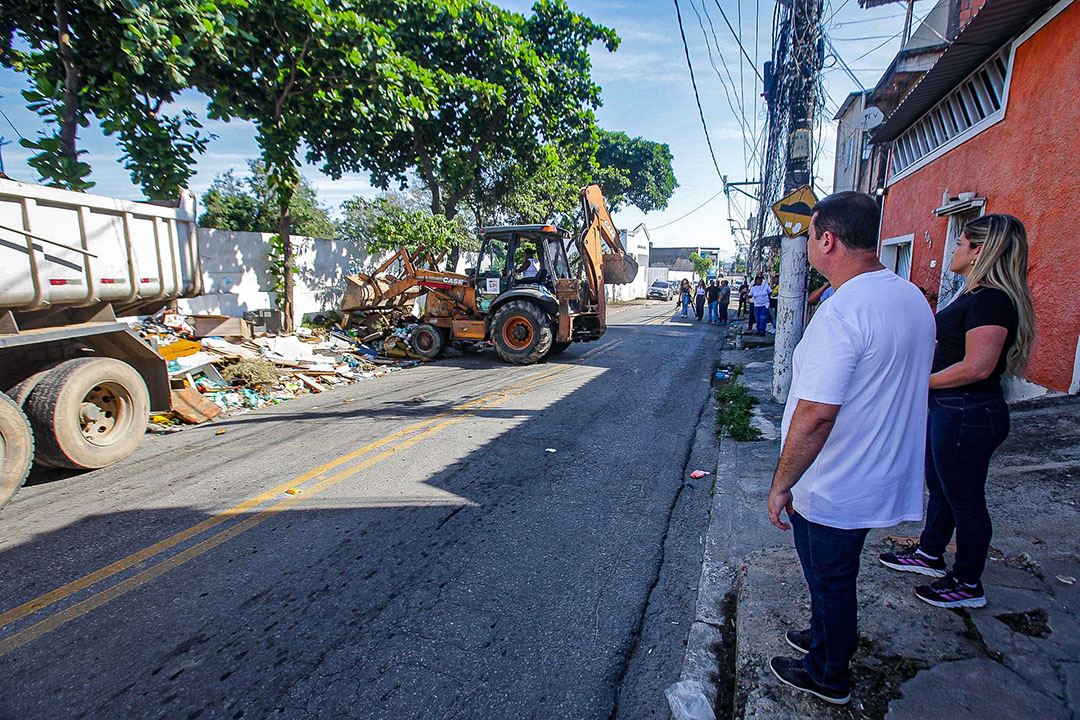 Foto: Rafael Barreto São João de Meriti realiza grande mutirão de limpeza e retira 800 toneladas de lixo