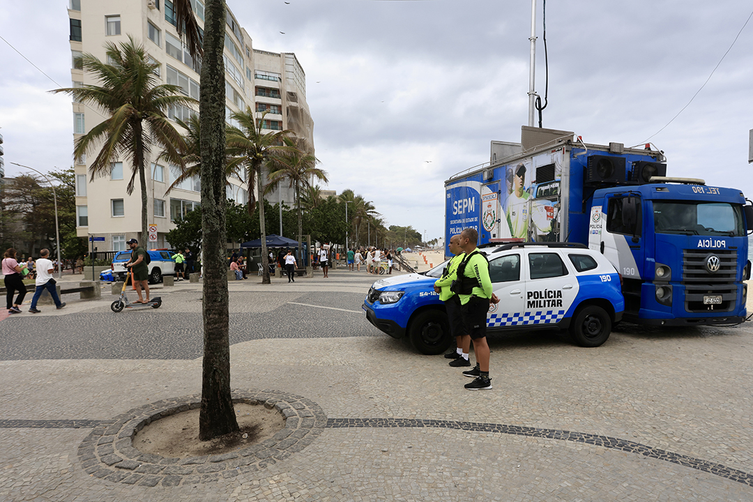 Foto: Rafael Wallace/GOVRJ Primeiro dia da Operação Verão da Polícia Militar tem reforço de policiamento na orla