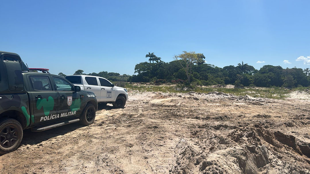 Foto: Divulgação/Inea/GOVRJ Inea identifica extração ilegal de areia e autua infrator ambiental, em Cabo Frio