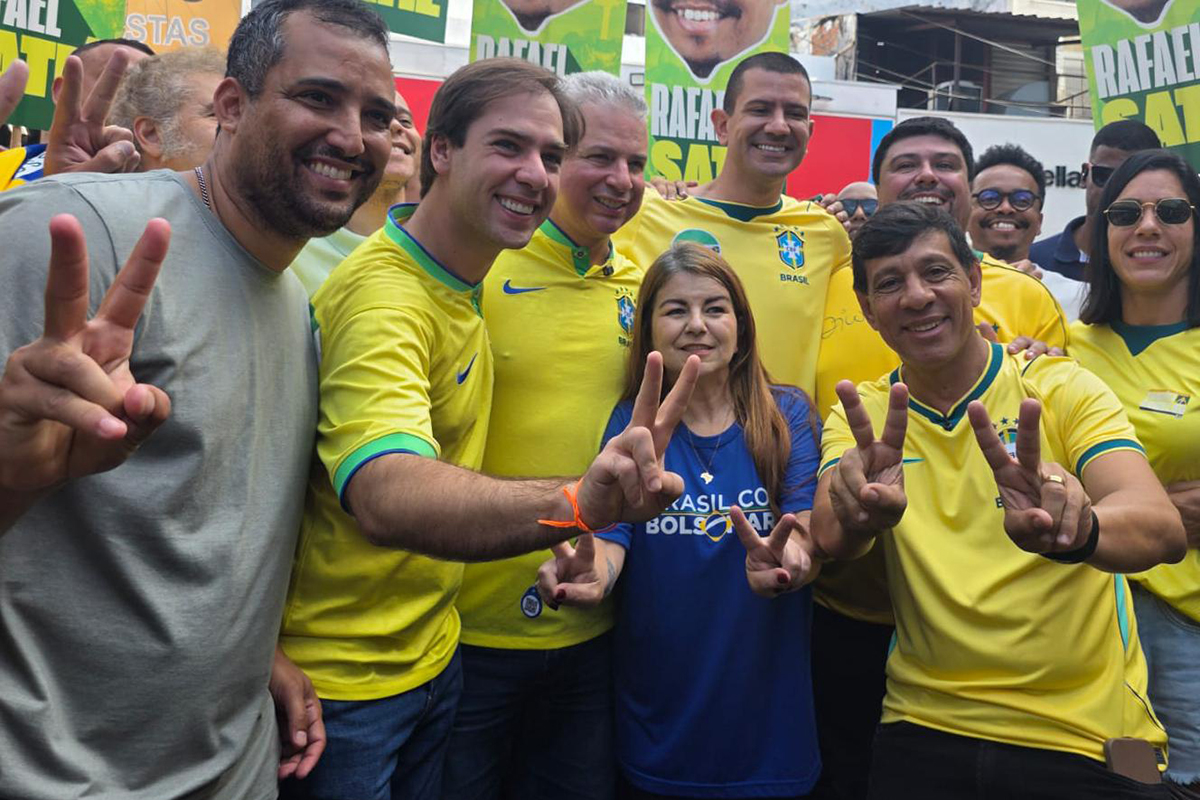 Foto: Barbara Santana Douglas Ruas caminha com Marcelo Dino e Márcio Canella no calçadão de Campo Grande