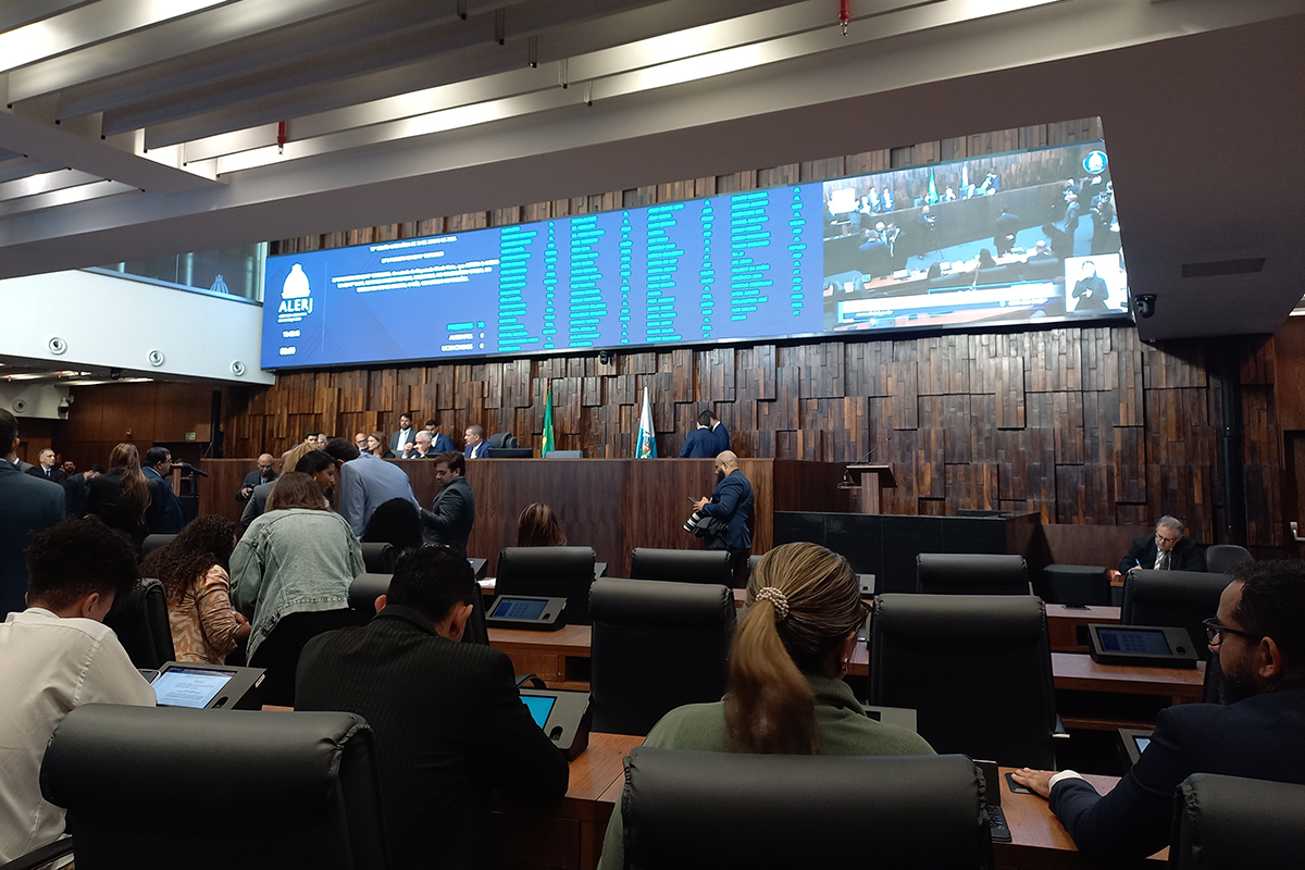 Foto: Marcelo Cunha Alerj aprova LDO para 2027 com previsão de déficit de R$ 13 bilhões